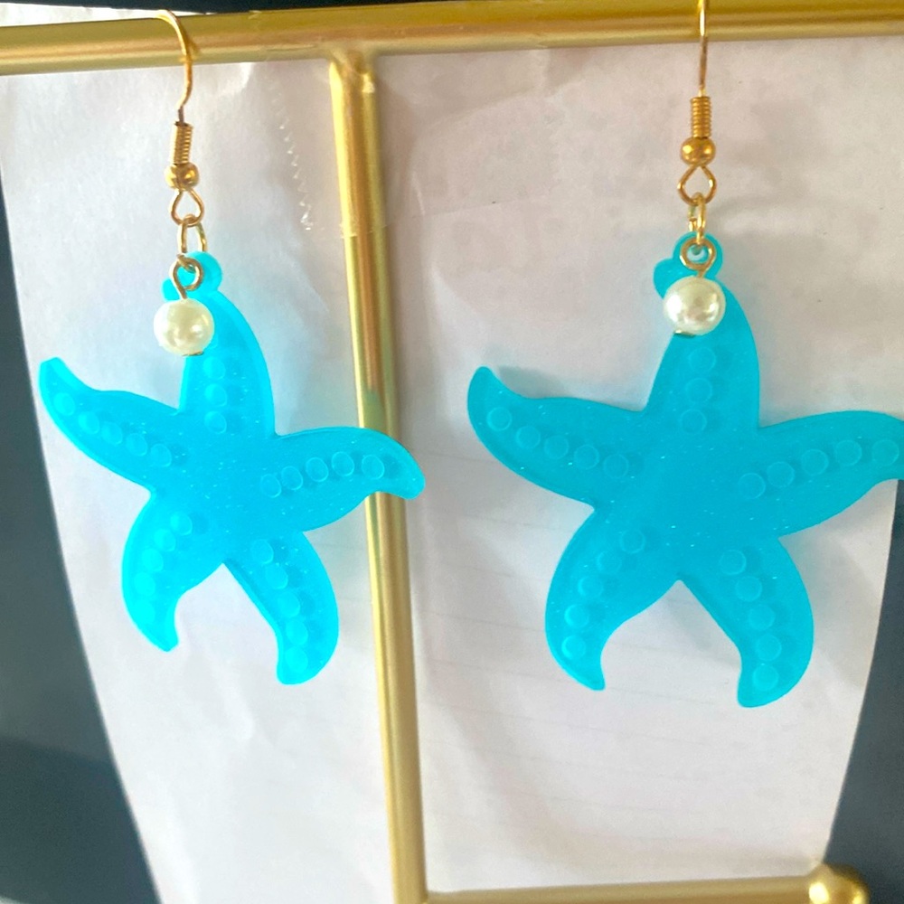 Starfish acrylic beautiful blue errands with the little pearl brand new
